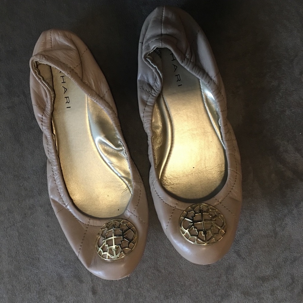 Nude flats